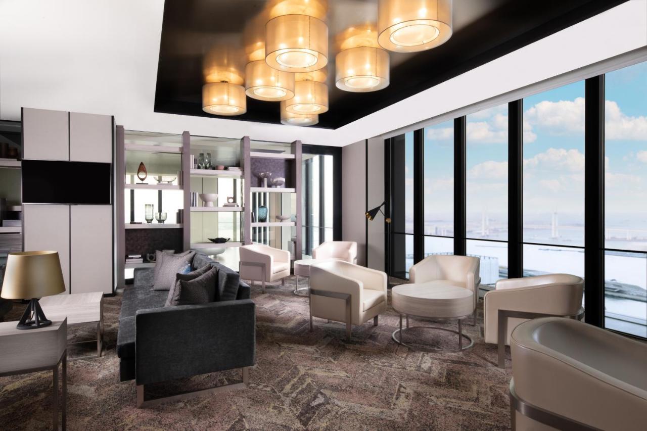 Oakwood Suites Yokohama Yokohama  Ngoại thất bức ảnh The interior of a typical Sky Villa