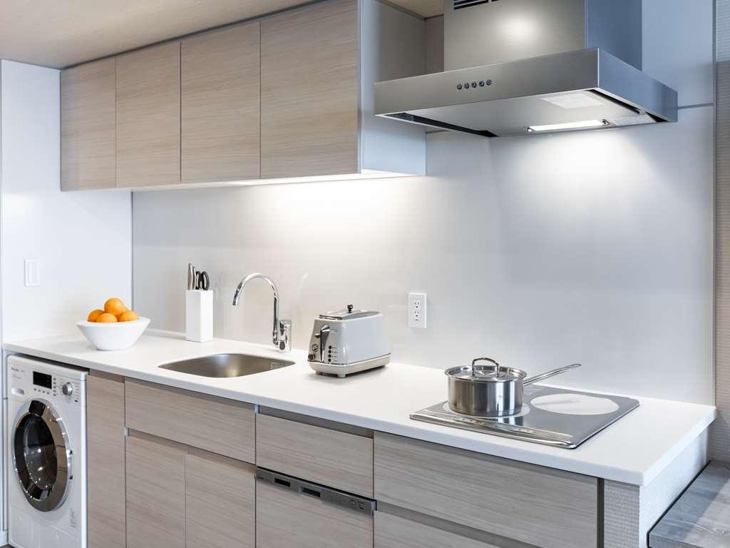 Oakwood Suites Yokohama Yokohama  Ngoại thất bức ảnh A modern kitchen